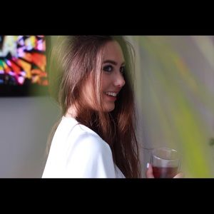 Meet your Posher, Clementina